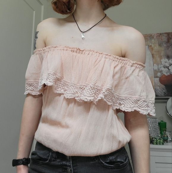 Le3no Light Pink Flowery Lace Off-Shoulder Blouse - Picture 1 of 3